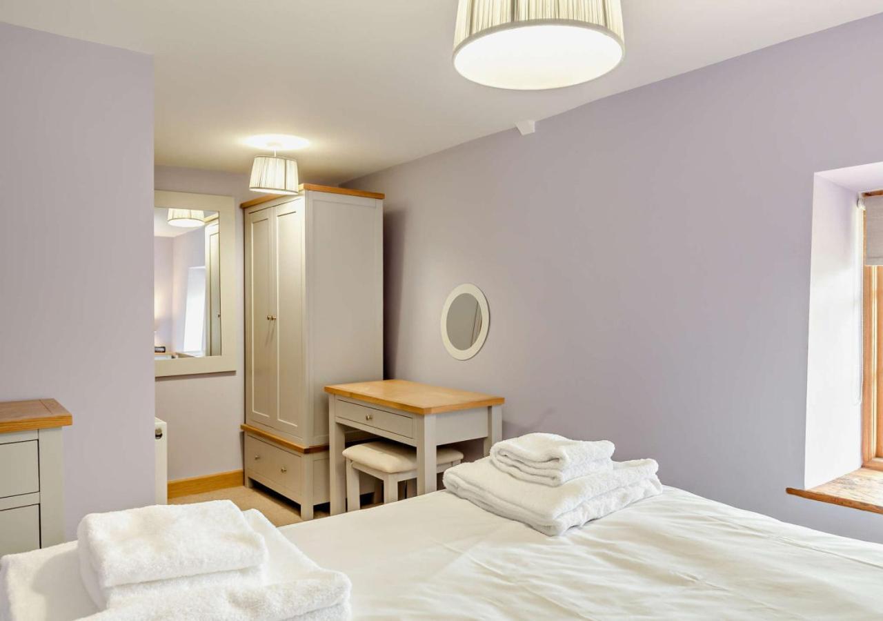 St Helens Chapel Cottage Кройд Екстериор снимка