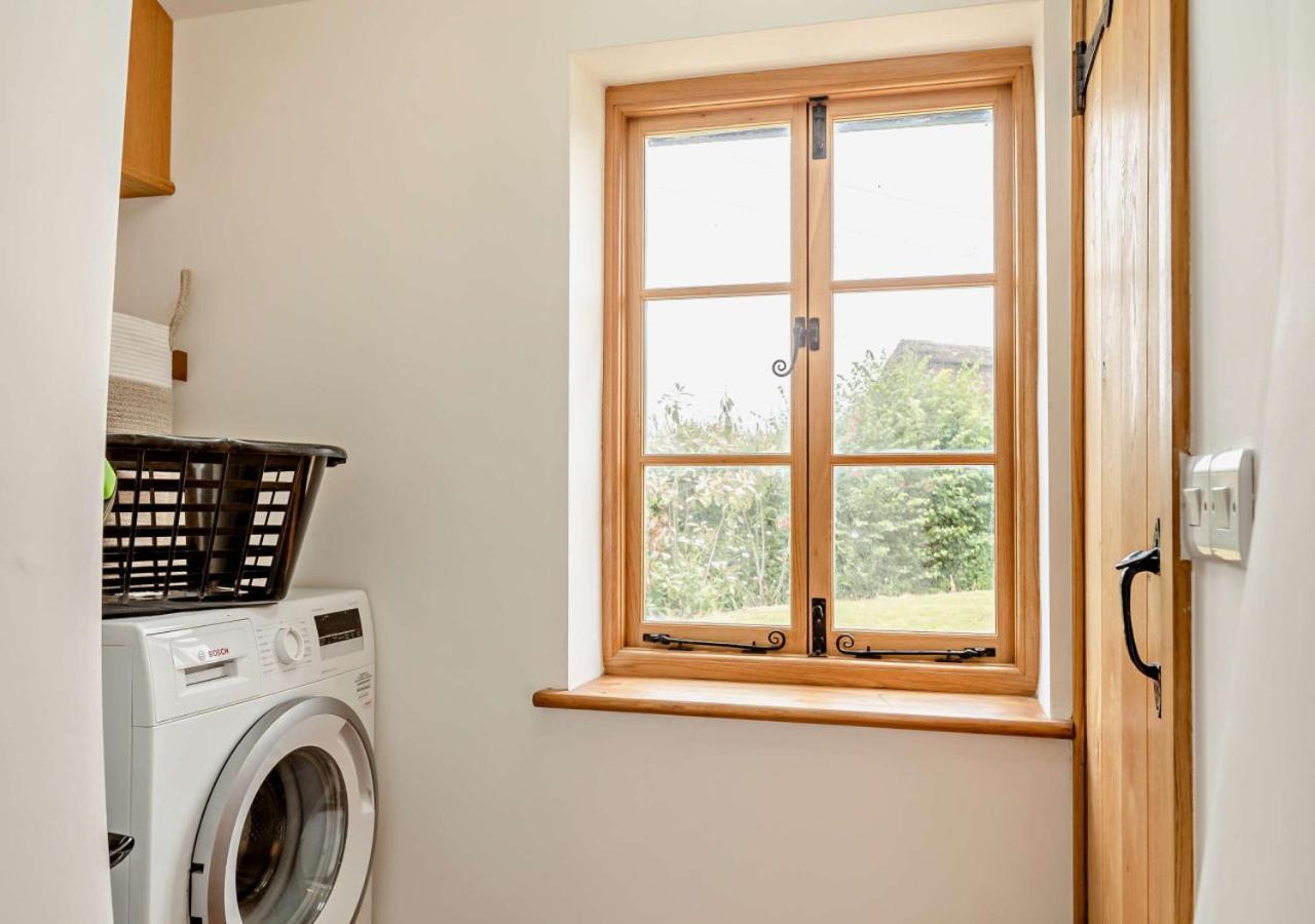 St Helens Chapel Cottage Кройд Екстериор снимка